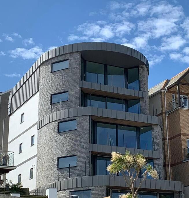 Apartment 1 The View - Seafront, Parking, Lift, Ev