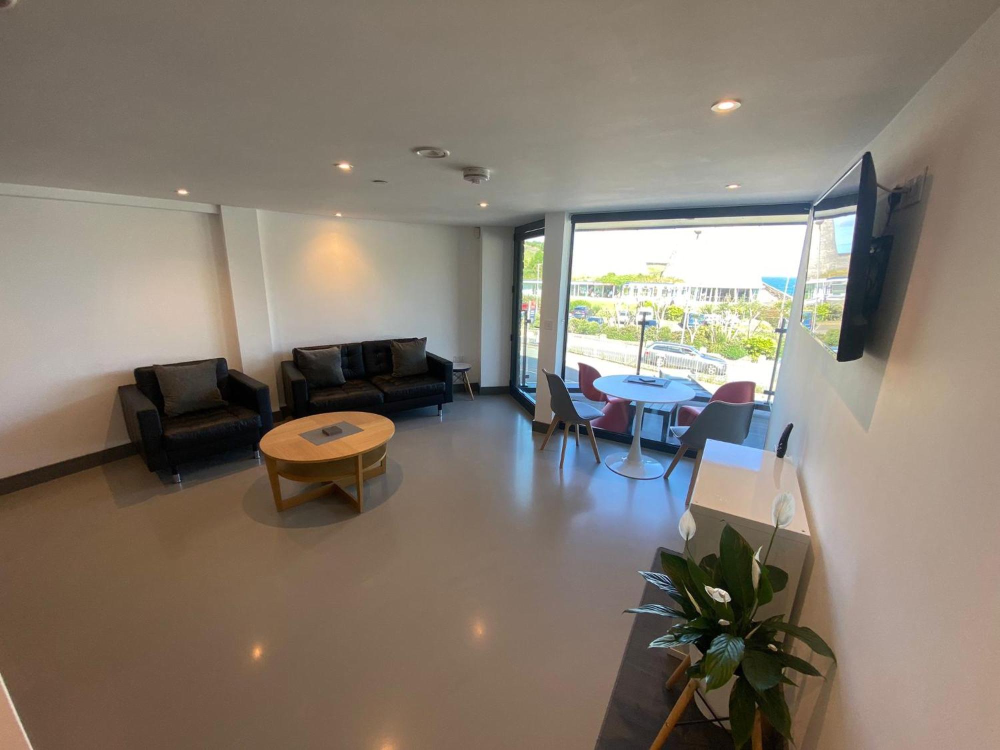 Apartment 1 The View - Seafront, Parking, Lift, Ev
